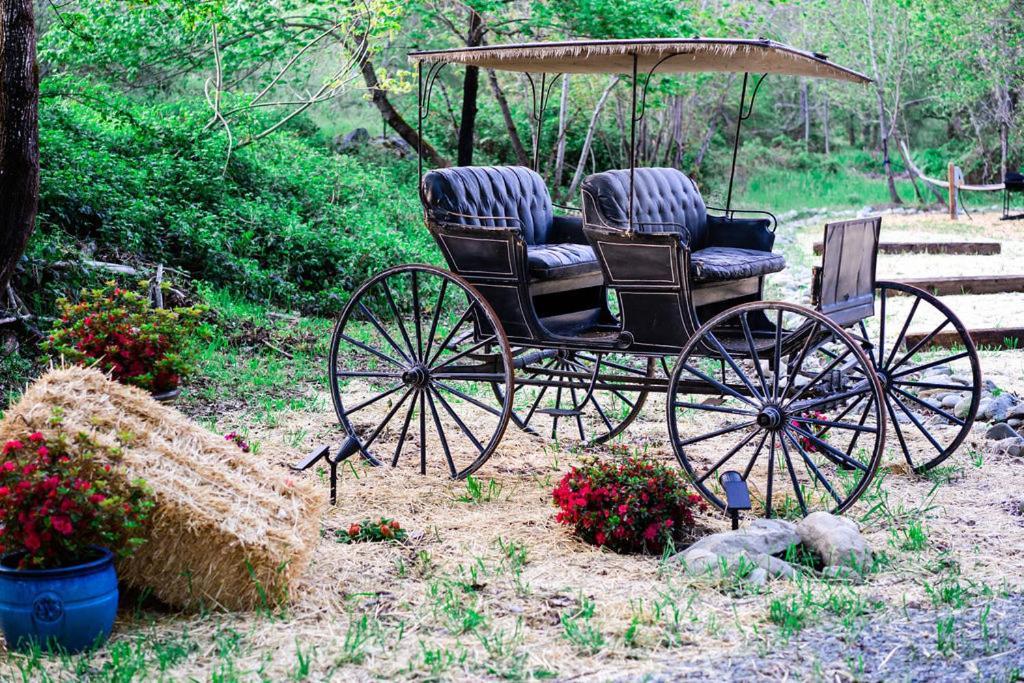Cozy Wild West Covered Wagon Next To River غرانتس باس، أوريغون المظهر الخارجي الصورة