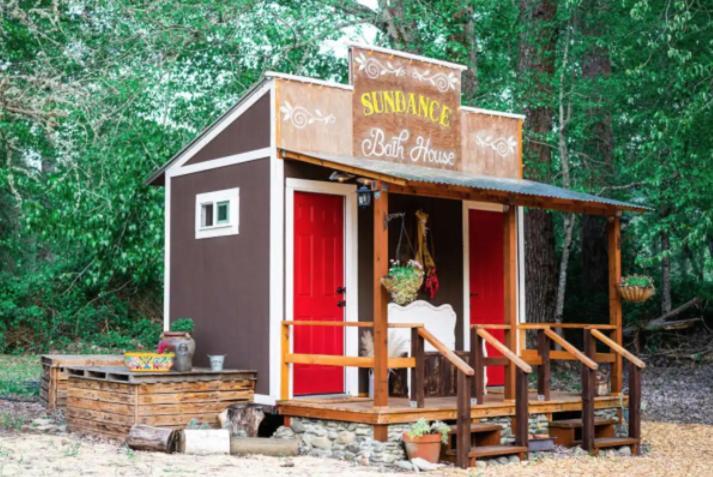 Cozy Wild West Covered Wagon Next To River غرانتس باس، أوريغون المظهر الخارجي الصورة